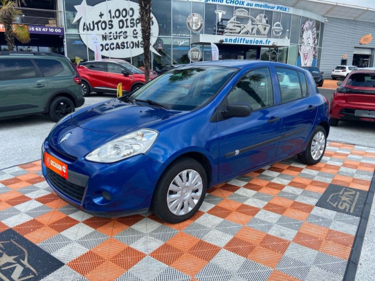 Acheter RENAULT Clio III 1.2 16V 75 EXPRESSION chez SN Diffusion