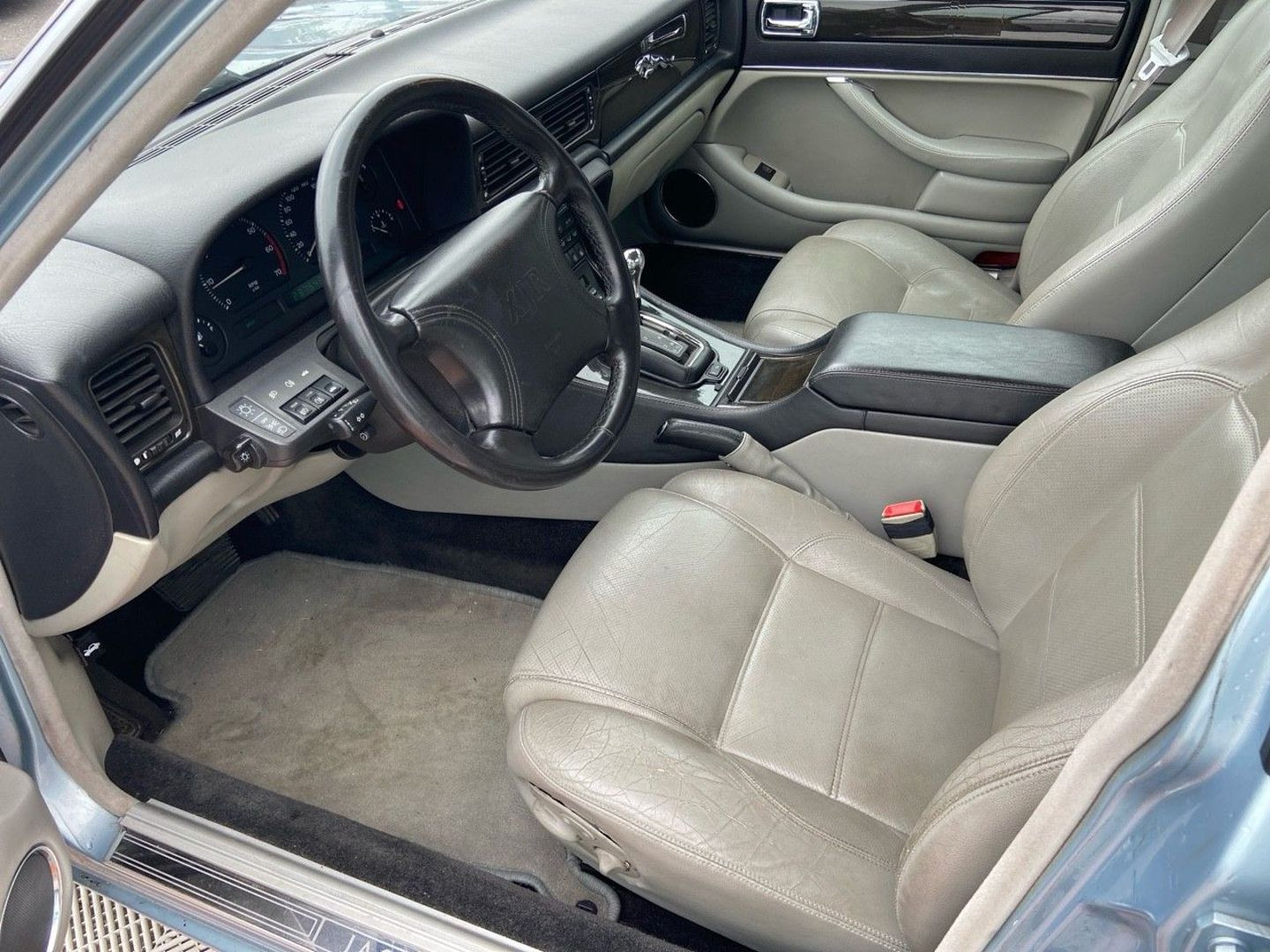 JAGUAR XJR en vente à Albi chez votre mandataire automobile