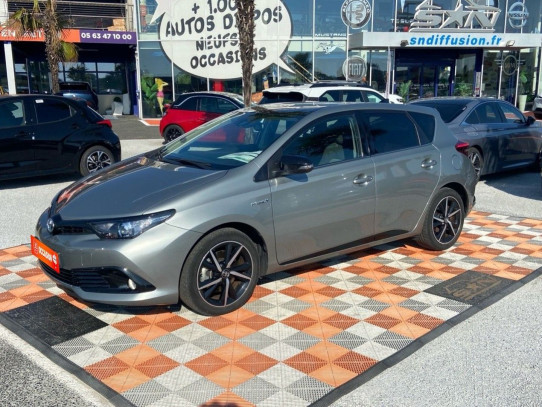 Acheter TOYOTA Auris HSD 136H COLLECTION chez SN Diffusion
