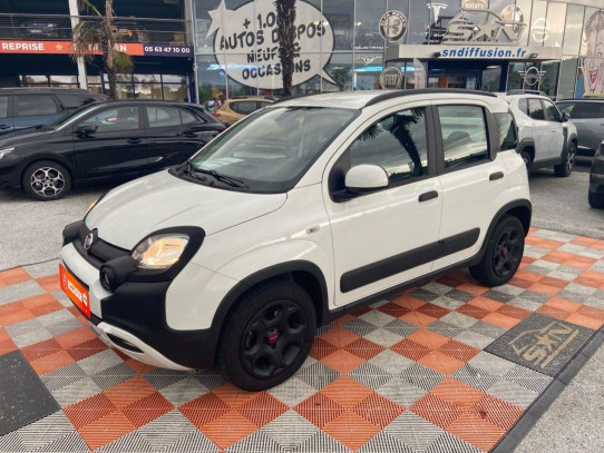 Acheter FIAT Panda 1.0 70 Hybrid CITY CROSS PACK Clim Auto Ecran 1°Main chez SN Diffusion