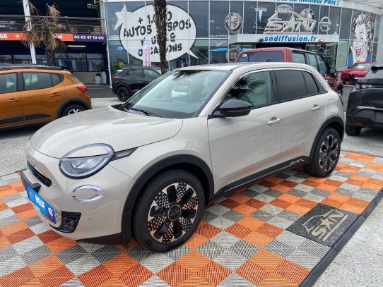 Acheter FIAT 600 1.2 100 Hybrid DDCT LA PRIMA chez SN Diffusion