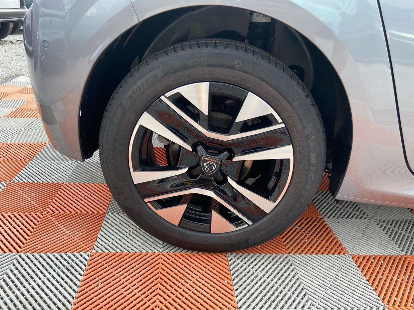 PEUGEOT 208 en vente à Albi chez votre mandataire automobile