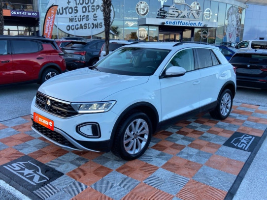 Acheter VOLKSWAGEN T-Roc 1.5 TSI 150 DSG7 LIFE PLUS GPS Cockpit Keyless JA 17" Barres chez SN Diffusion