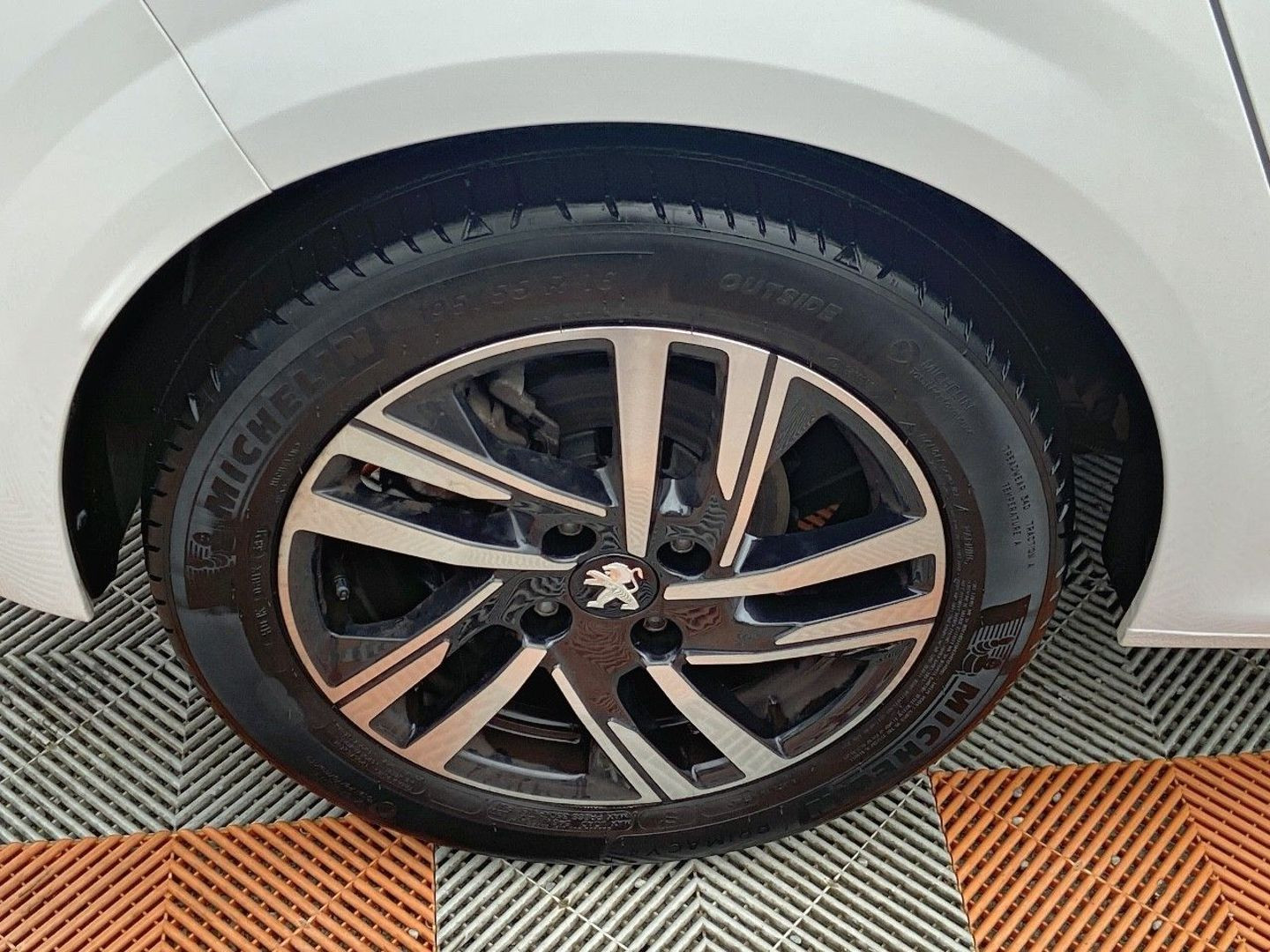 PEUGEOT 208 en vente à Albi chez votre mandataire automobile