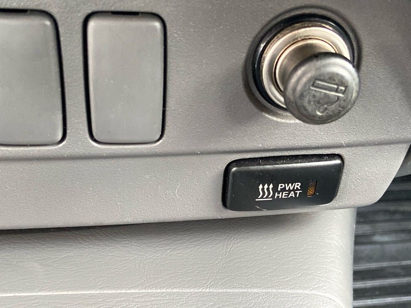 TOYOTA HILUX DOUBLE CABINE en vente à Albi chez votre mandataire automobile