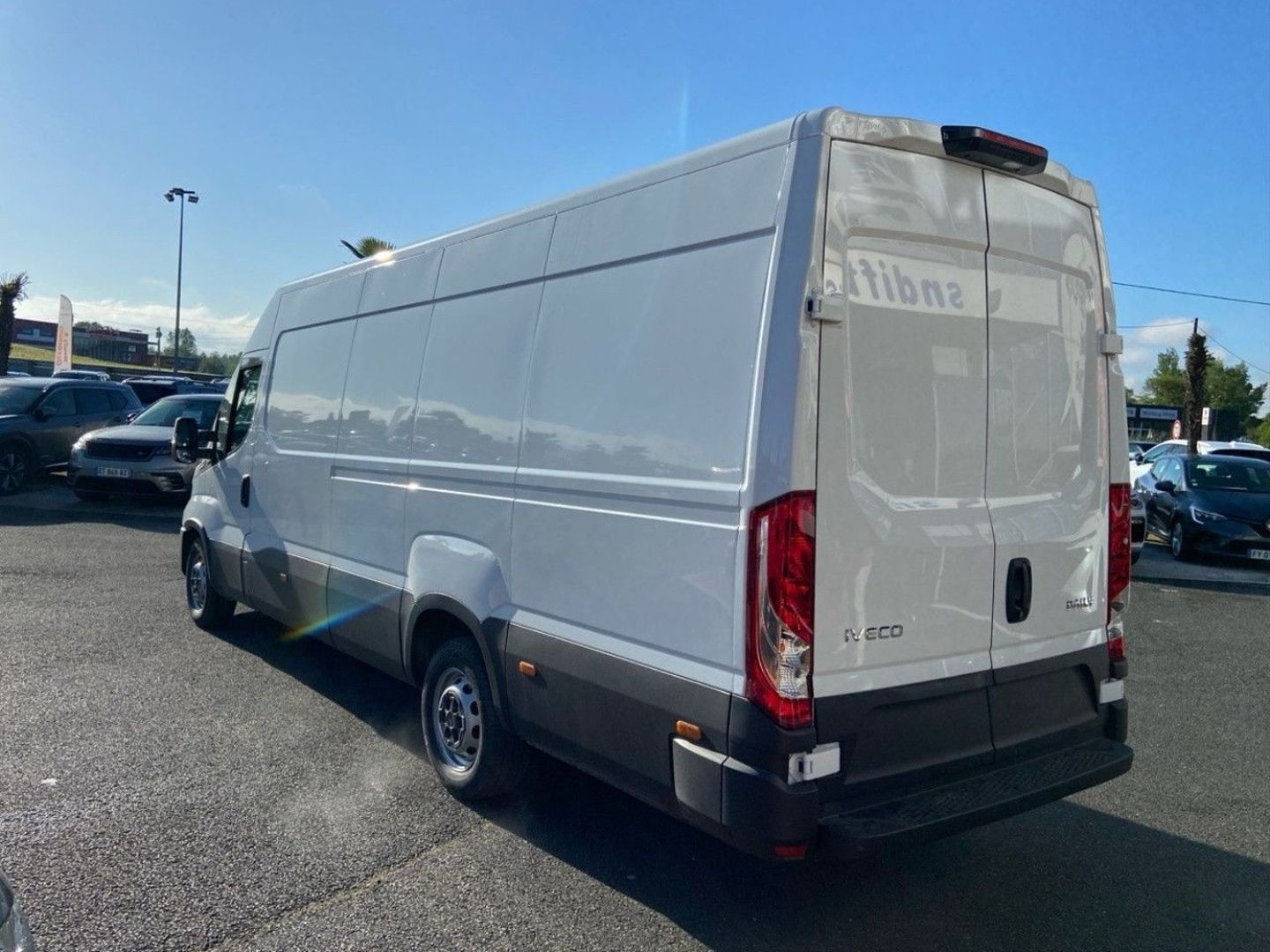 IVECO DAILY 35S FOURGON en vente à Albi chez votre mandataire automobile