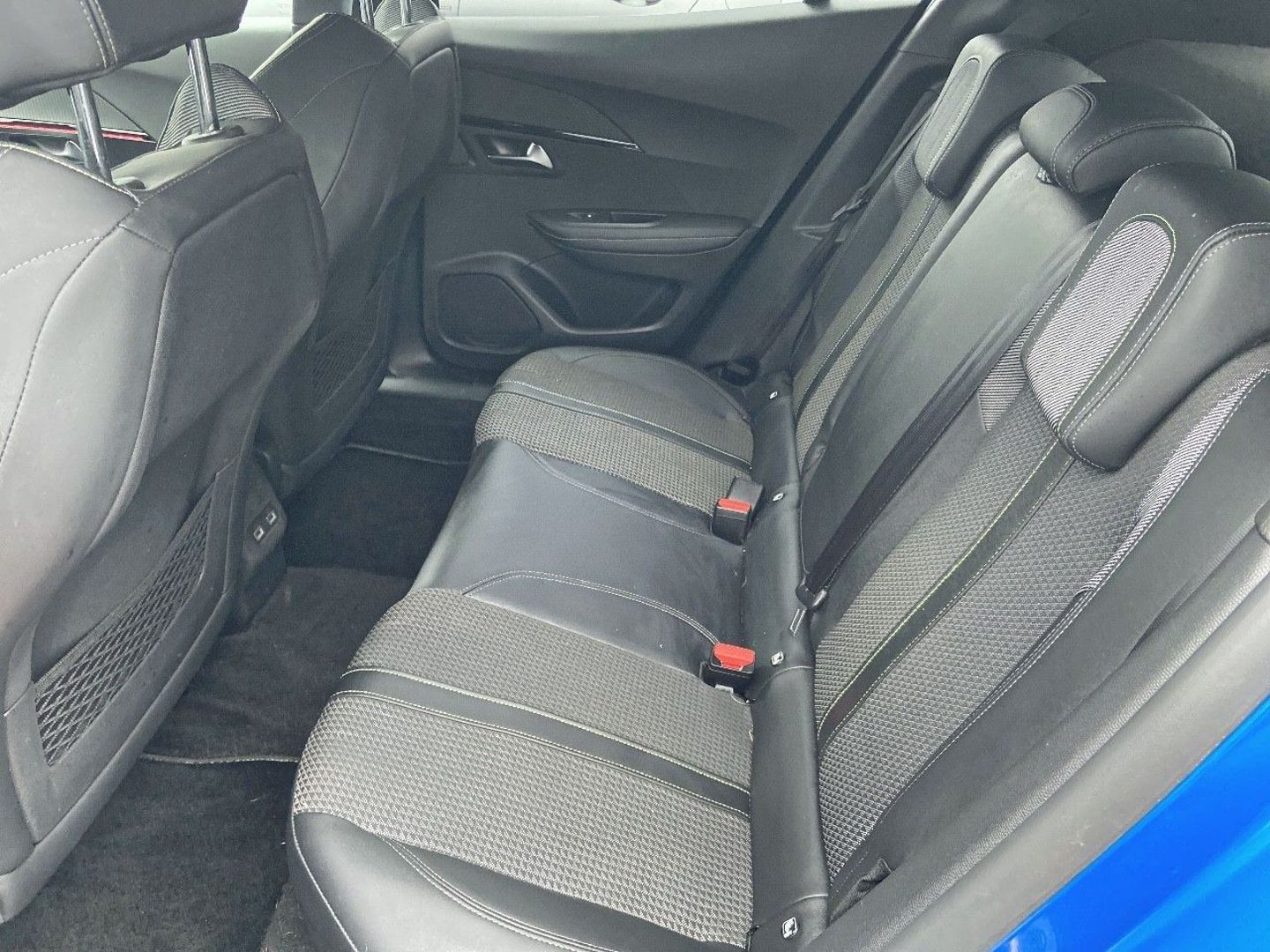 PEUGEOT E-2008 en vente à Albi chez votre mandataire automobile