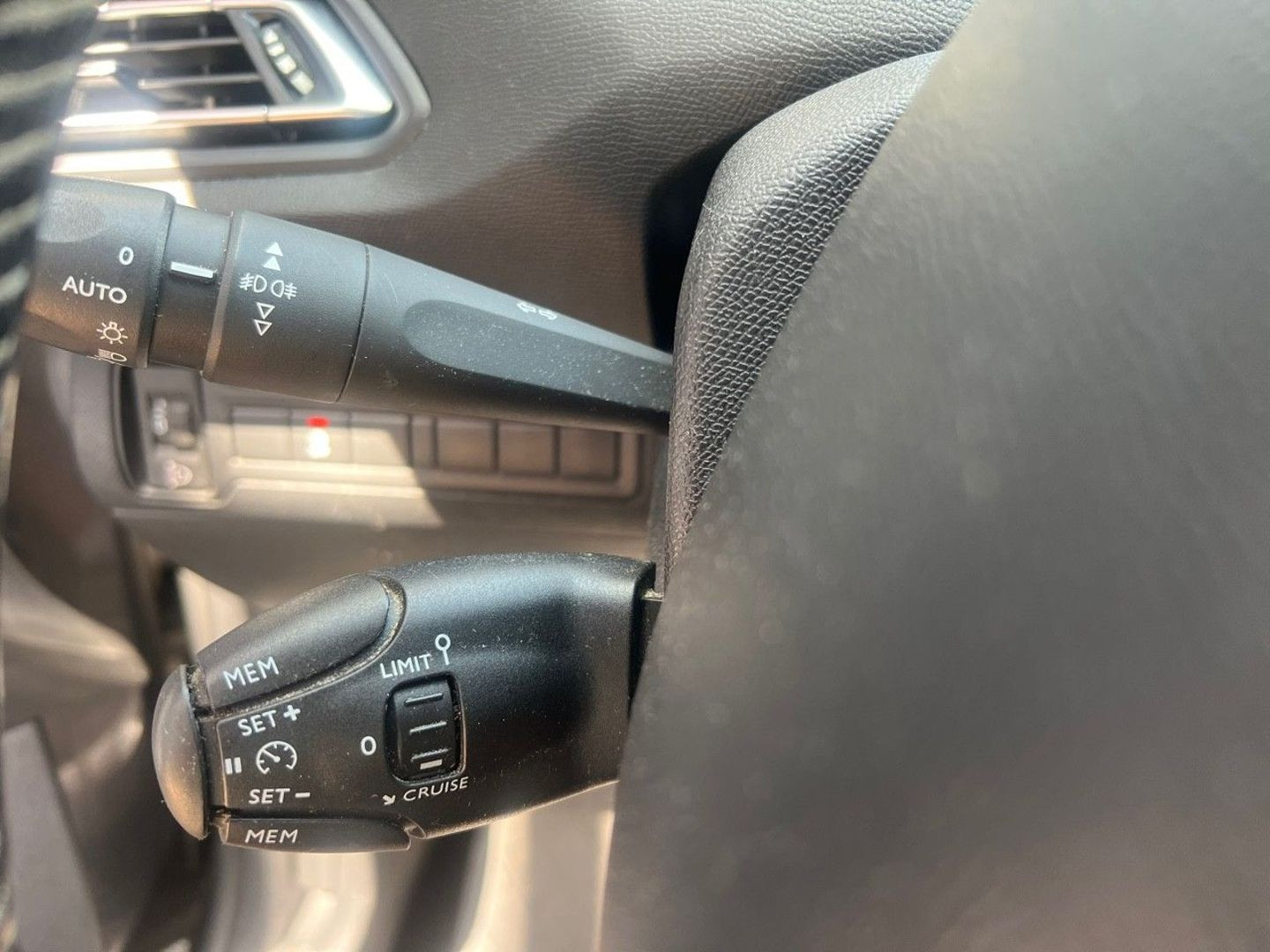 PEUGEOT 308 en vente à Albi chez votre mandataire automobile