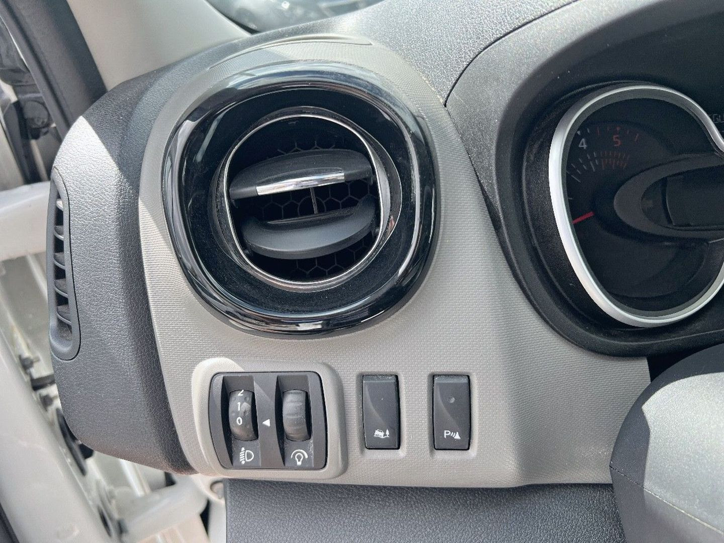 RENAULT TRAFIC FOURGON en vente à Albi chez votre mandataire automobile