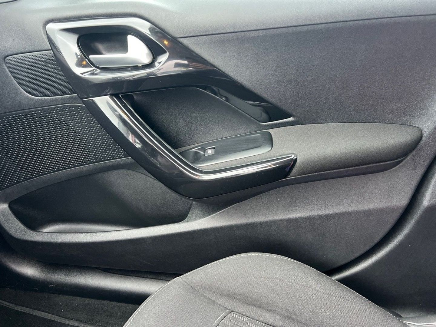 PEUGEOT 208 en vente à Albi chez votre mandataire automobile