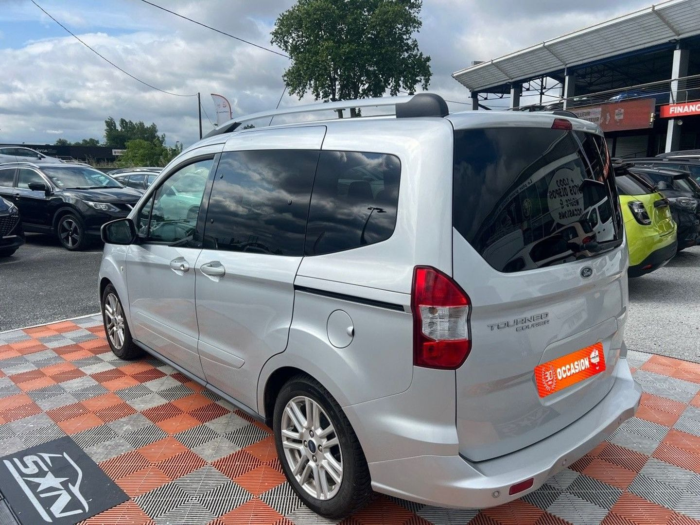 FORD Tourneo Courier en vente à Albi chez votre mandataire automobile