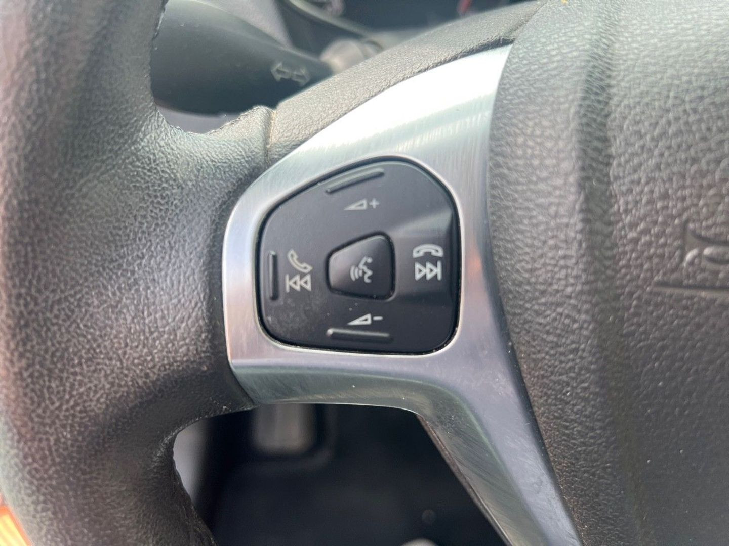 FORD Tourneo Courier en vente à Albi chez votre mandataire automobile