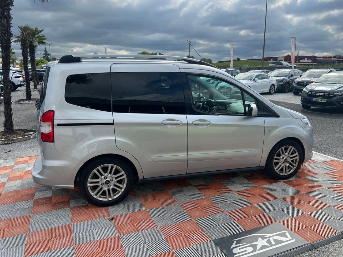 FORD Tourneo Courier en vente à Albi chez votre mandataire automobile