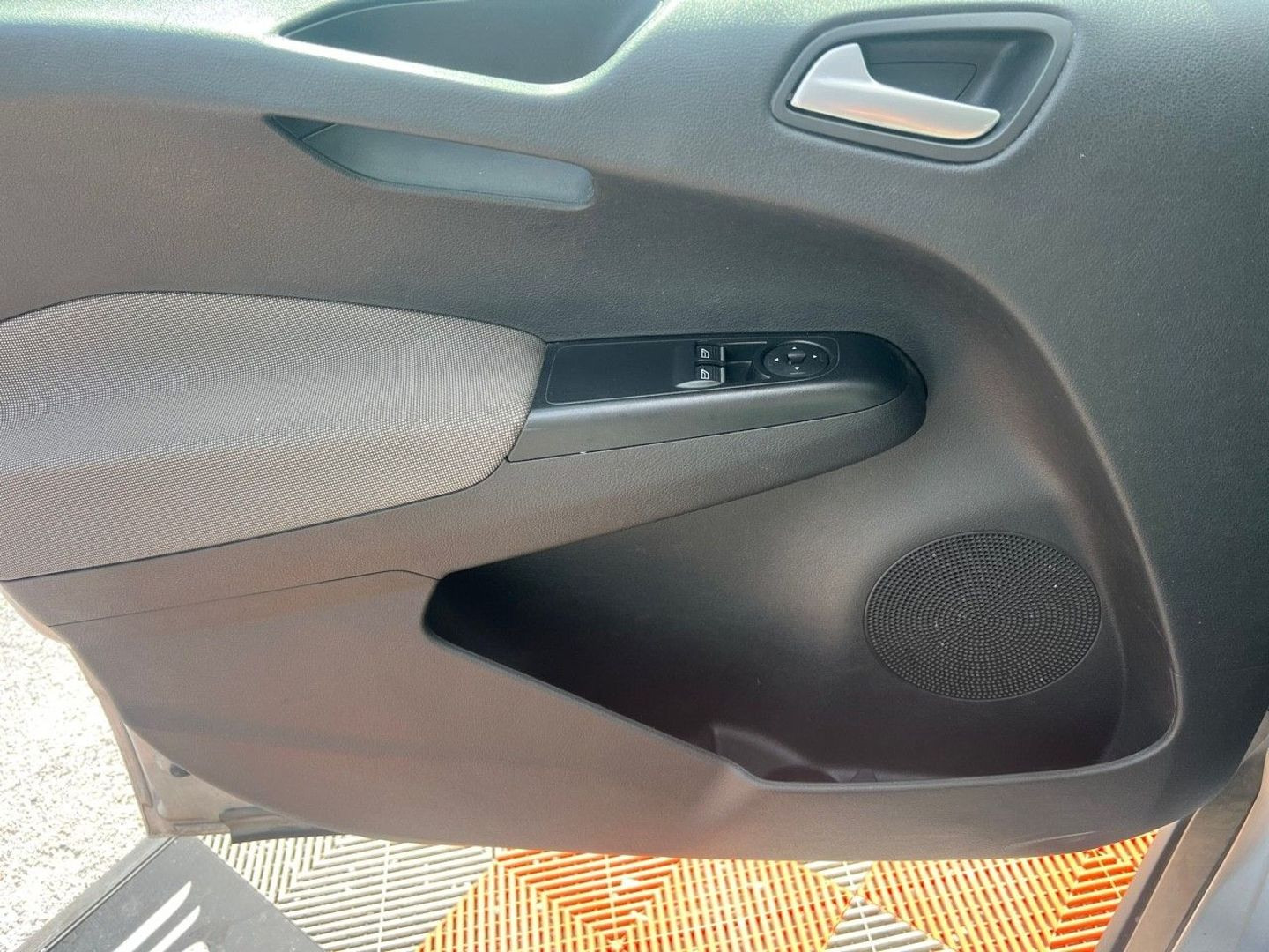 FORD Tourneo Courier en vente à Albi chez votre mandataire automobile