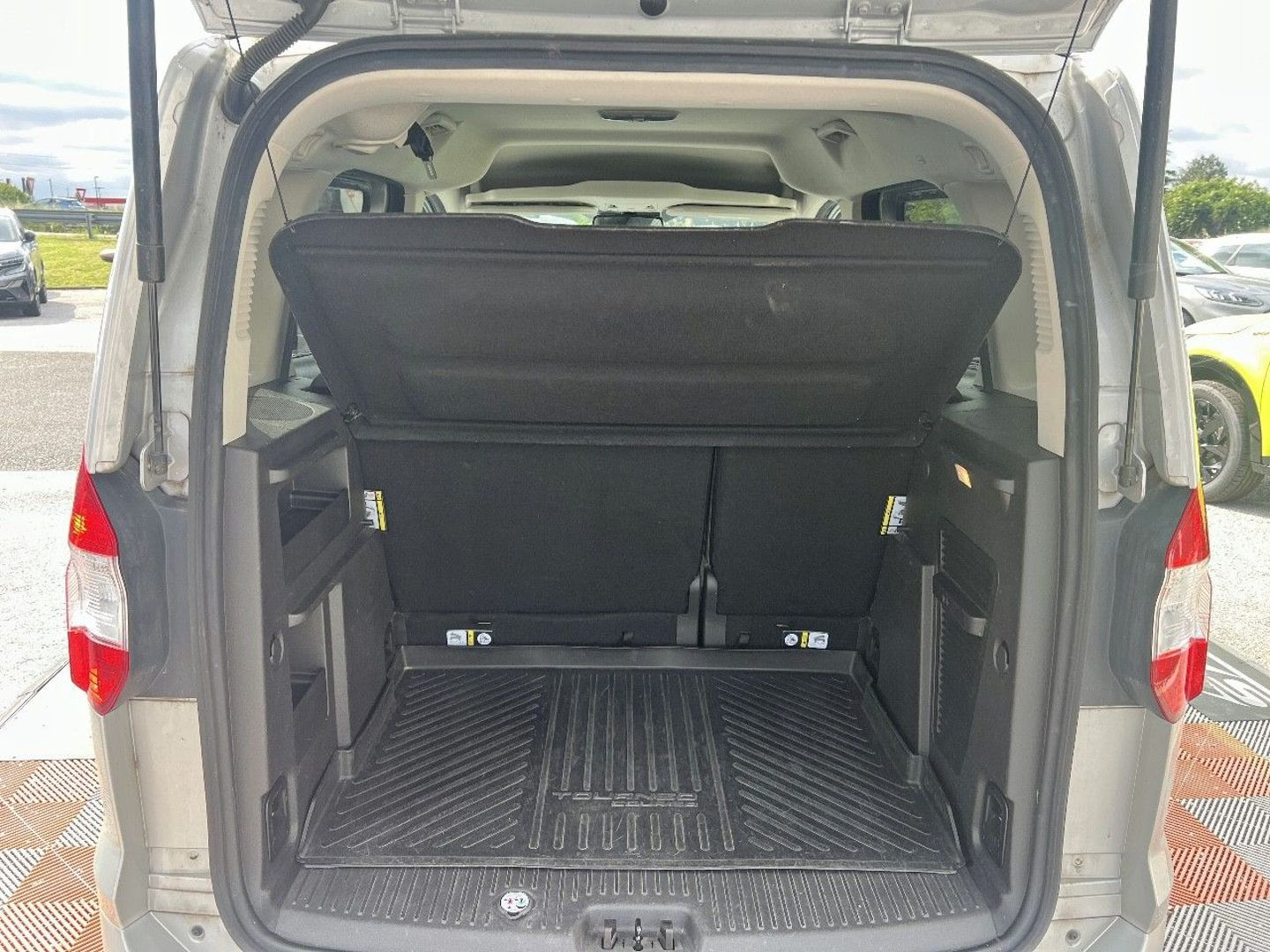 FORD Tourneo Courier en vente à Albi chez votre mandataire automobile