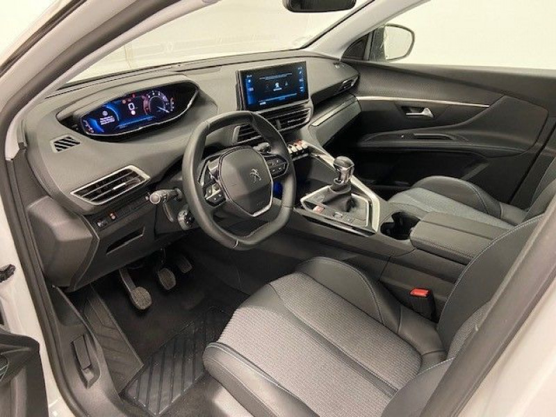 Photo 6 de l'offre de PEUGEOT 5008 1.2 PURETECH 130CH S&S ALLURE PACK à 27490€ chez e-Vago