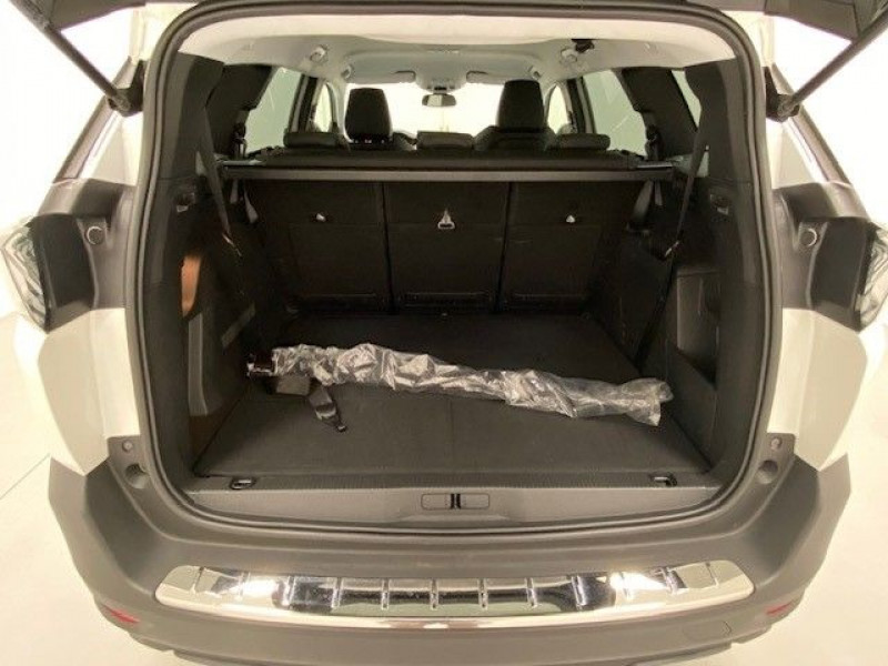 Photo 22 de l'offre de PEUGEOT 5008 1.2 PURETECH 130CH S&S ALLURE PACK à 27490€ chez e-Vago