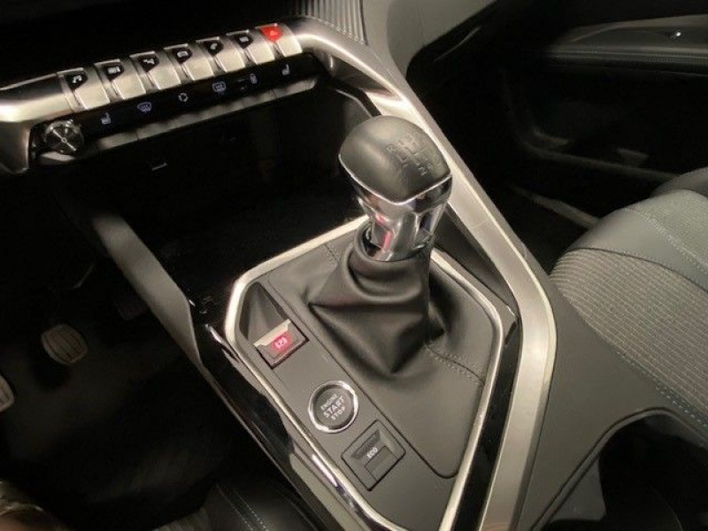 Photo 16 de l'offre de PEUGEOT 5008 1.2 PURETECH 130CH S&S ALLURE PACK à 27490€ chez e-Vago