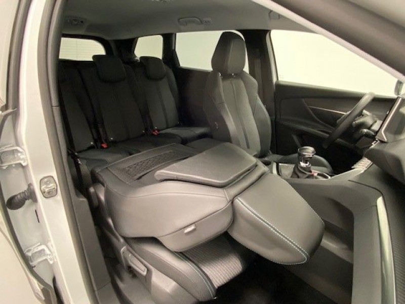 Photo 17 de l'offre de PEUGEOT 5008 1.2 PURETECH 130CH S&S ALLURE PACK à 27490€ chez e-Vago