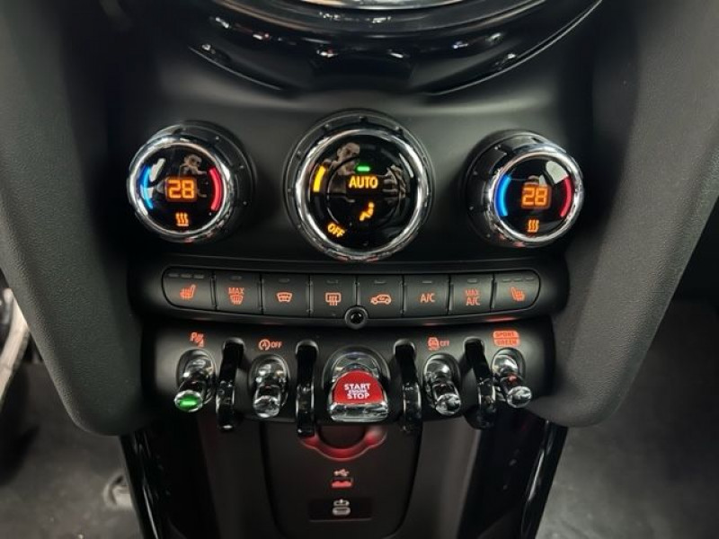 Photo 15 de l'offre de MINI MINI JOHN COOPER WORKS 231CH BVA8 + JA18 + CAM + CUIR à 34490€ chez e-Vago
