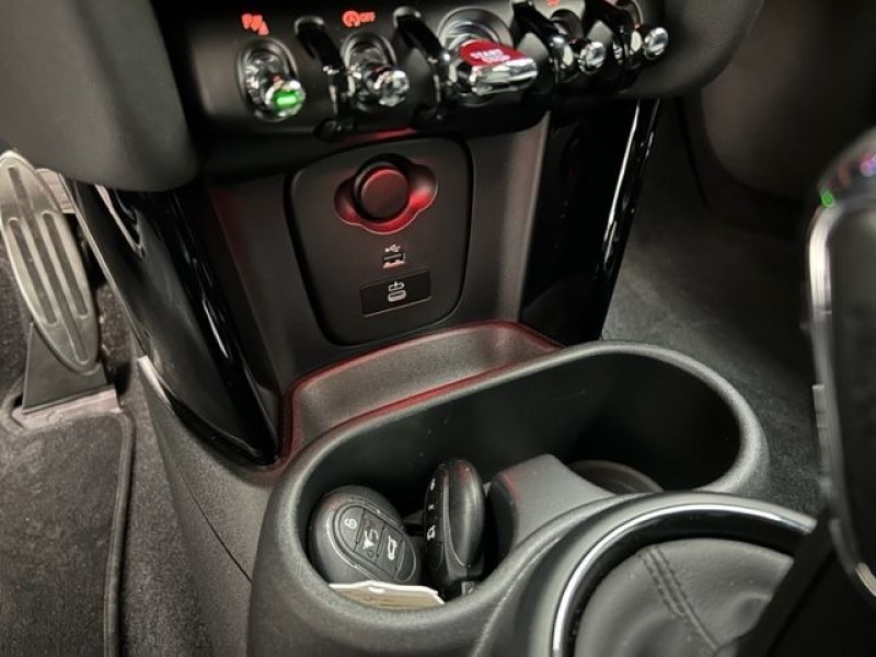 Photo 16 de l'offre de MINI MINI JOHN COOPER WORKS 231CH BVA8 + JA18 + CAM + CUIR à 34490€ chez e-Vago