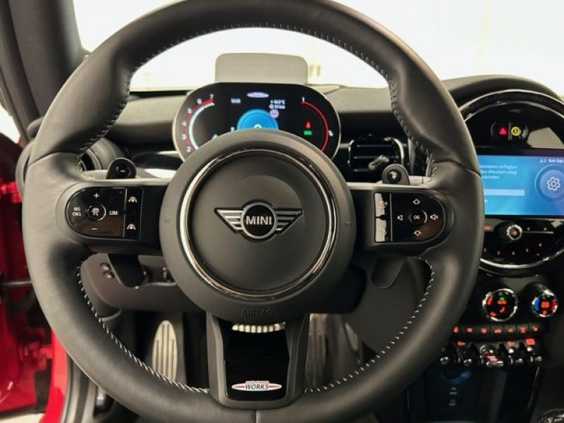 Photo 11 de l'offre de MINI MINI JOHN COOPER WORKS 231CH BVA8 + JA18 + CAM + CUIR à 34490€ chez e-Vago