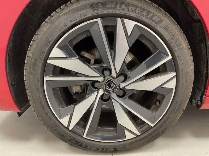 Photo 6 de l'offre de PEUGEOT 308 1.2 PURETECH 130CH S&S ALLURE à 21990€ chez e-Vago