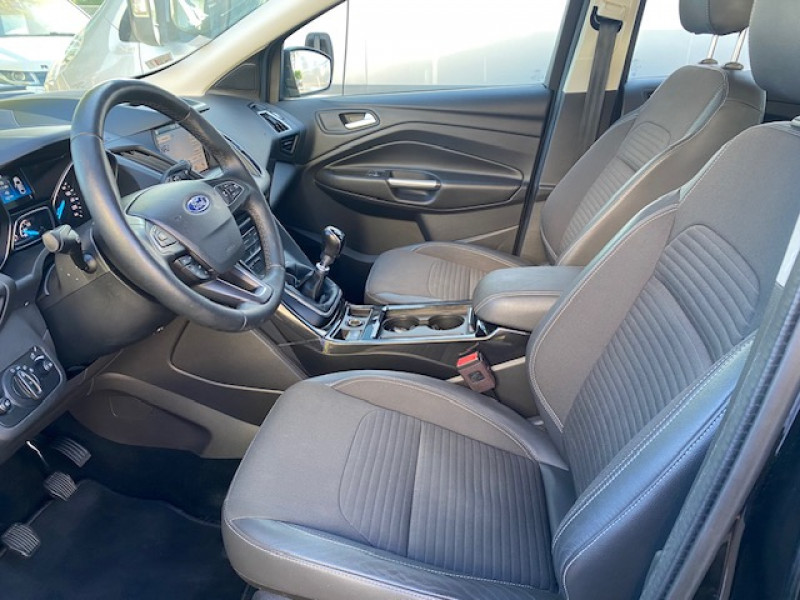 Photo 3 de l'offre de FORD Kuga 1.5 Flexifuel-E85 150ch Stop&Start Titanium 170g 4x2 Euro6.2 à 12490€ chez AA automobiles