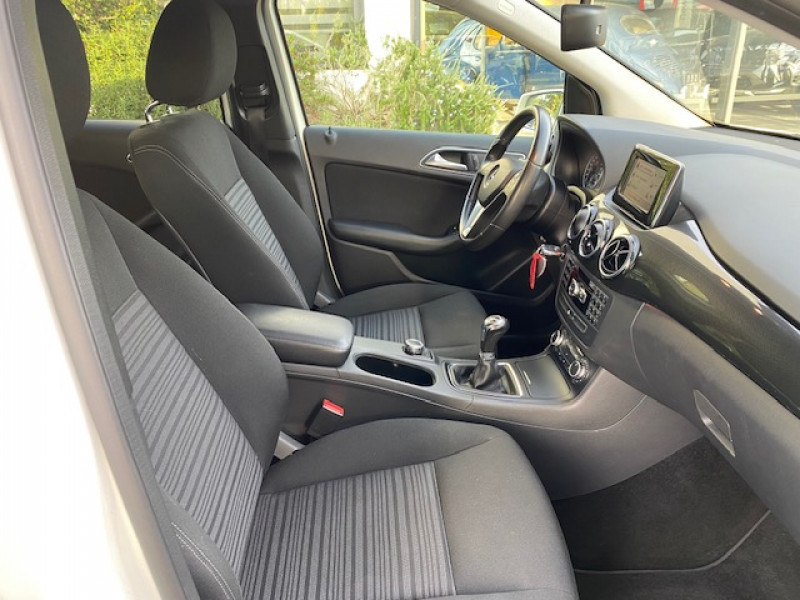 Photo 4 de l'offre de MERCEDES-BENZ Classe B 180 B 180 DESIGN à 11990€ chez AA automobiles