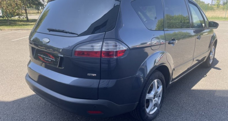 Photo 2 de l'offre de FORD modele 2.0 TDCI 140CH DPF TREND 7 PLACES à 8690€ chez AA automobiles