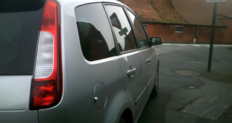 Photo 5 de l'offre de FORD modele 1.8l tdci 115cv trend (2007) à 4900€ chez AA automobiles