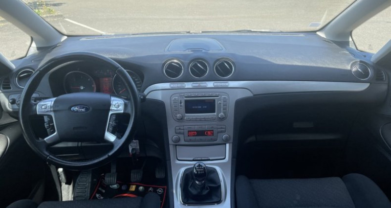 Photo 4 de l'offre de FORD modele 2.0 TDCI 140CH DPF TREND 7 PLACES à 8690€ chez AA automobiles