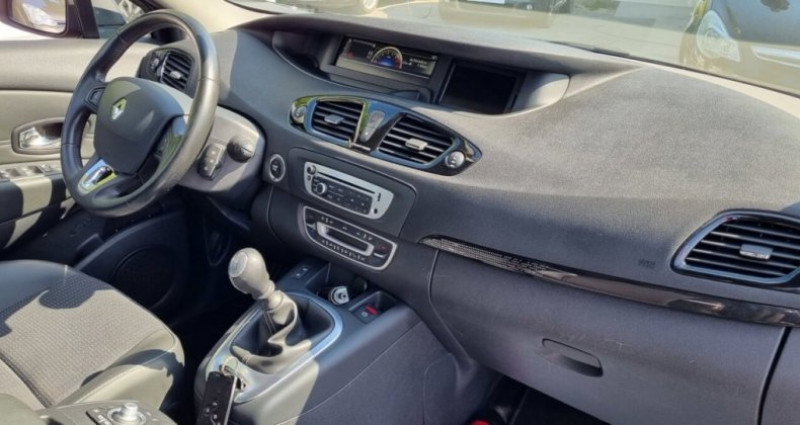 Photo 4 de l'offre de RENAULT modele III 1.2 TCe 115ch energy Dynamique à 7990€ chez AA automobiles