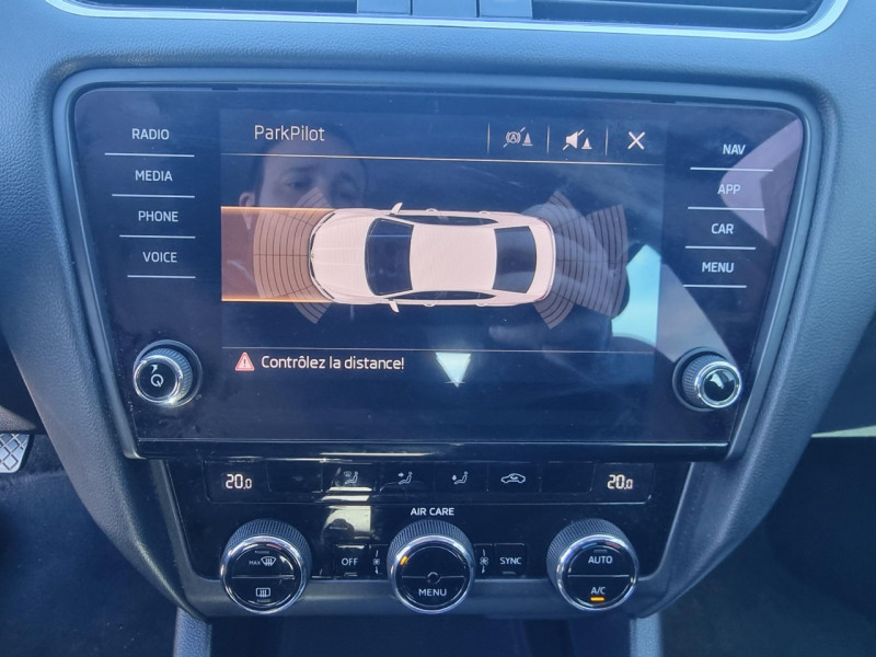 Photo 8 de l'offre de SKODA OCTAVIA 2.0 TDI 150CH CR FAP BUSINESS à 15490€ chez Sevestre Automobiles