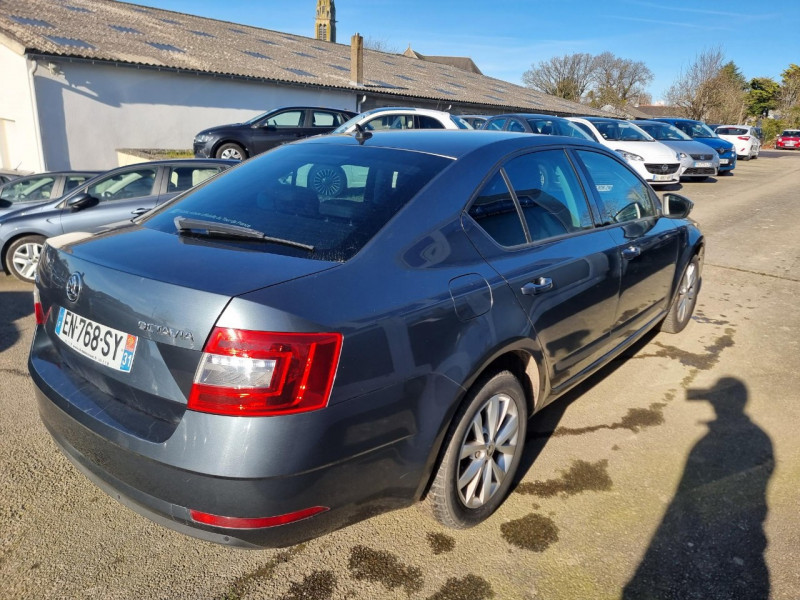 Photo 3 de l'offre de SKODA OCTAVIA 2.0 TDI 150CH CR FAP BUSINESS à 15490€ chez Sevestre Automobiles