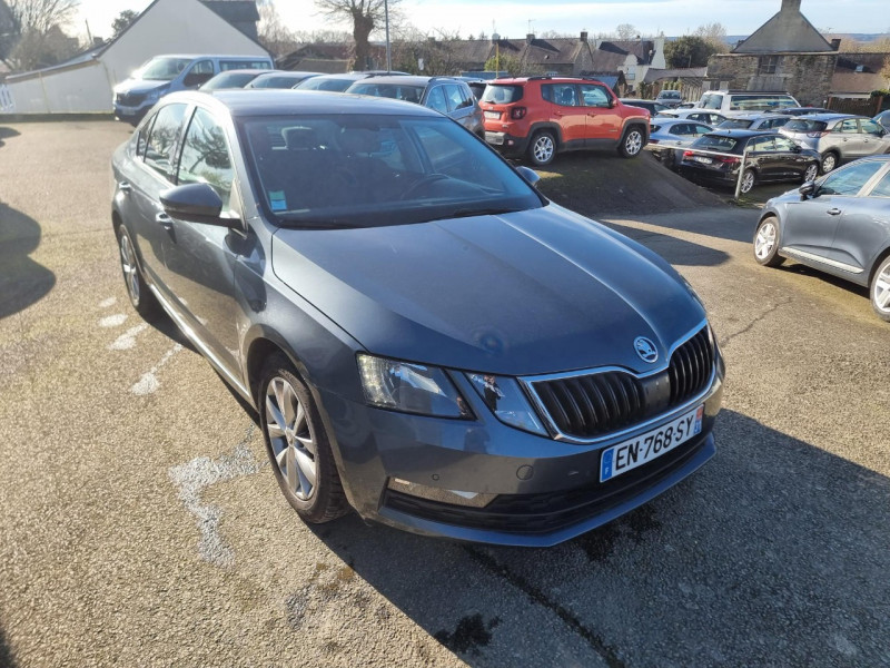 Photo 2 de l'offre de SKODA OCTAVIA 2.0 TDI 150CH CR FAP BUSINESS à 15490€ chez Sevestre Automobiles
