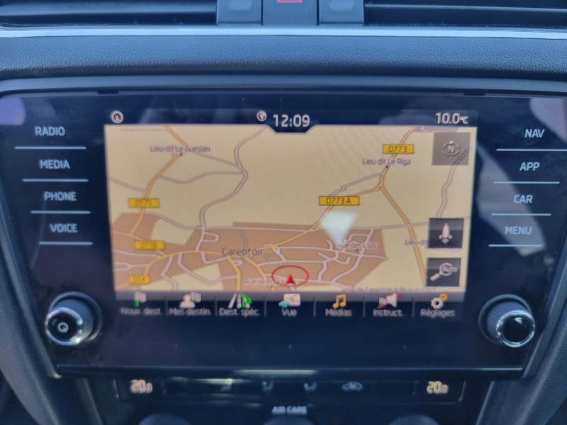 Photo 10 de l'offre de SKODA OCTAVIA 2.0 TDI 150CH CR FAP BUSINESS à 15490€ chez Sevestre Automobiles