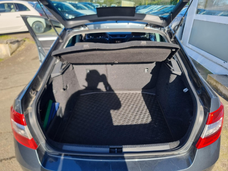 Photo 13 de l'offre de SKODA OCTAVIA 2.0 TDI 150CH CR FAP BUSINESS à 15490€ chez Sevestre Automobiles