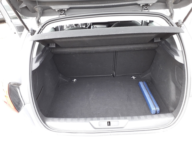 Photo 10 de l'offre de PEUGEOT 308 1.2 PURETECH 110CH E6.C S&S ACTIVE (COURROIE CHANGEE) à 9990€ chez Sevestre Automobiles