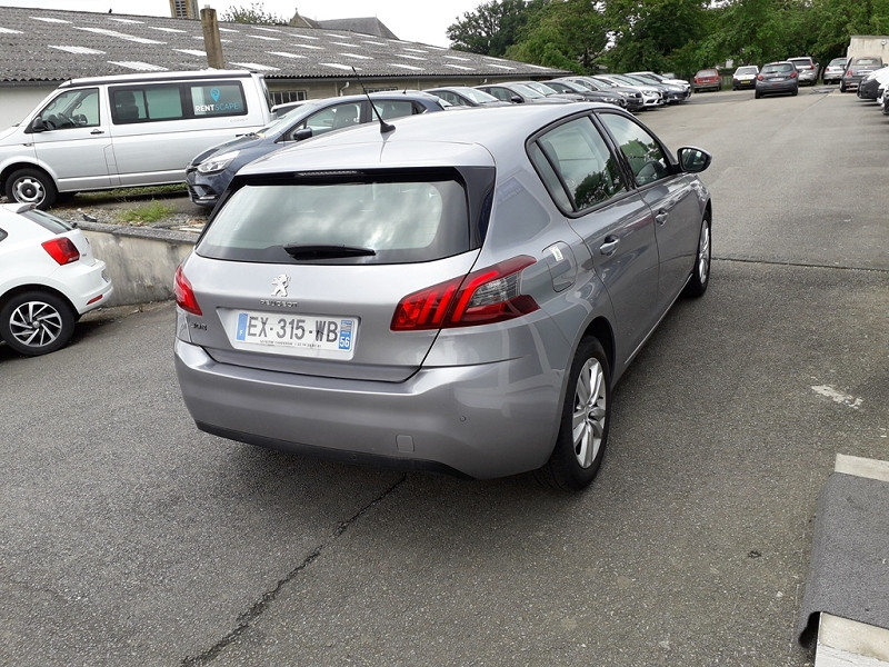 Photo 3 de l'offre de PEUGEOT 308 1.2 PURETECH 110CH E6.C S&S ACTIVE (COURROIE CHANGEE) à 9990€ chez Sevestre Automobiles