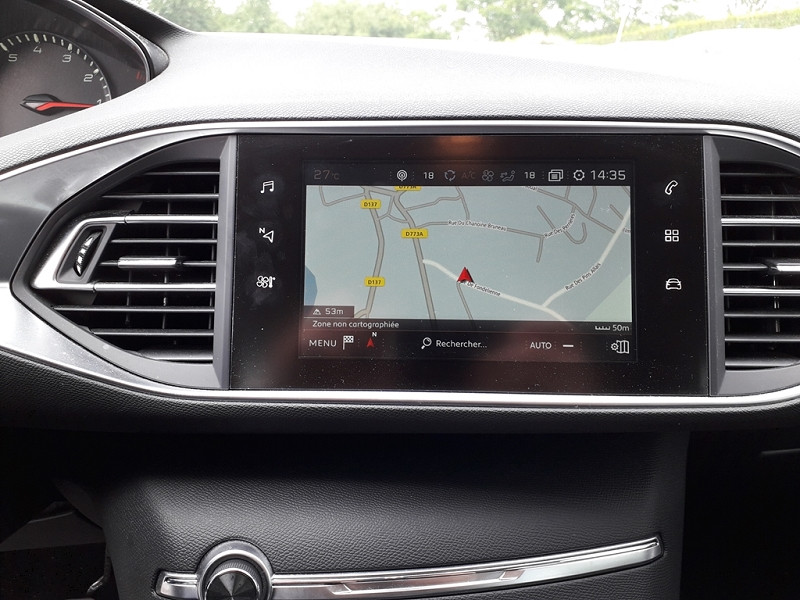 Photo 8 de l'offre de PEUGEOT 308 1.2 PURETECH 110CH E6.C S&S ACTIVE (COURROIE CHANGEE) à 9990€ chez Sevestre Automobiles