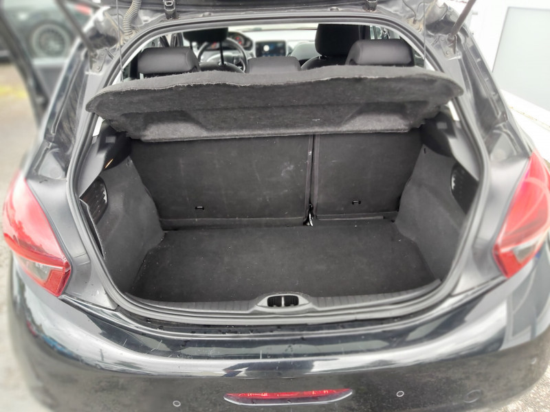 Photo 10 de l'offre de PEUGEOT 208 1.2 PURETECH 110CH ALLURE S&S 5P (COURROIE CHANGEE) à 8990€ chez Sevestre Automobiles