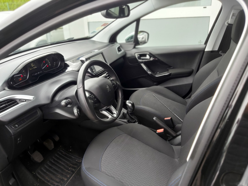 Photo 5 de l'offre de PEUGEOT 208 1.2 PURETECH 110CH ALLURE S&S 5P (COURROIE CHANGEE) à 8990€ chez Sevestre Automobiles