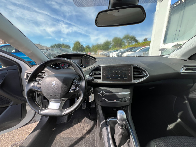 Photo 8 de l'offre de PEUGEOT 308 1.2 PURETECH 110CH E6.C S&S ACTIVE (COURROIE CHANGEE) à 9490€ chez Sevestre Automobiles