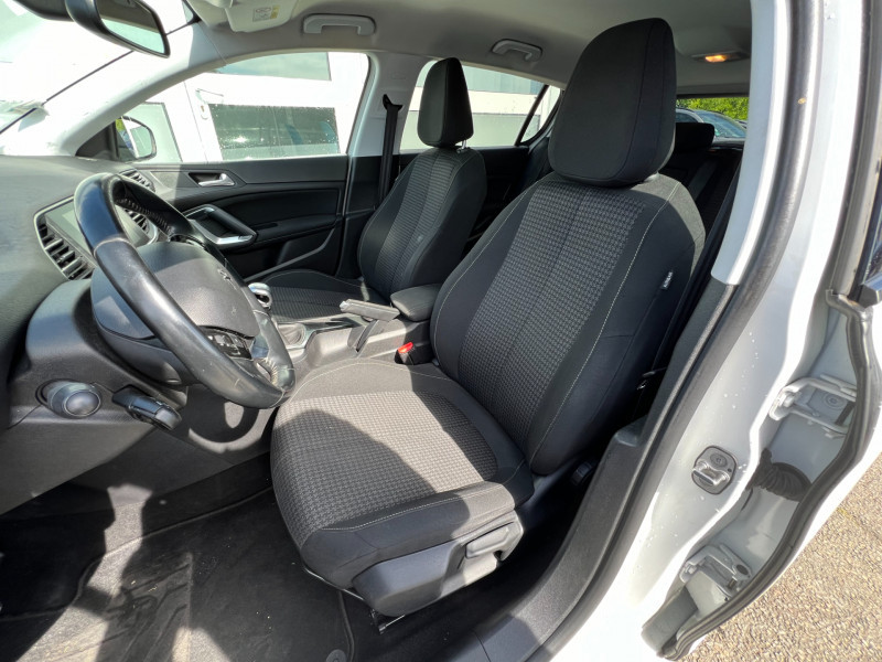 Photo 5 de l'offre de PEUGEOT 308 1.2 PURETECH 110CH E6.C S&S ACTIVE (COURROIE CHANGEE) à 9490€ chez Sevestre Automobiles
