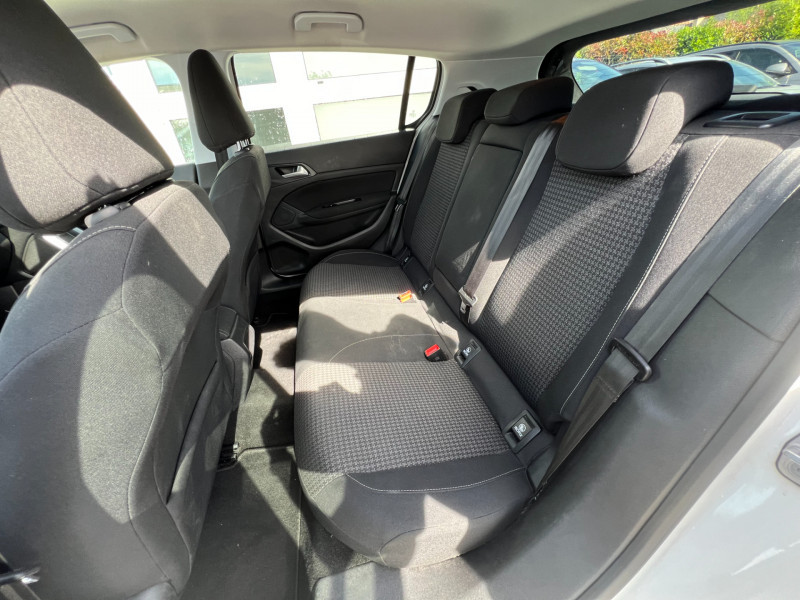 Photo 6 de l'offre de PEUGEOT 308 1.2 PURETECH 110CH E6.C S&S ACTIVE (COURROIE CHANGEE) à 9490€ chez Sevestre Automobiles