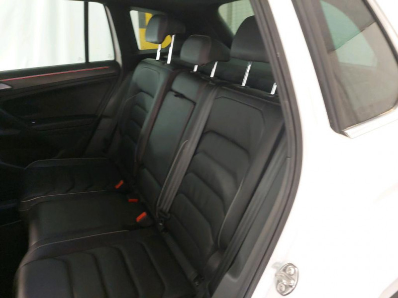 Photo 8 de l'offre de VOLKSWAGEN TIGUAN 2.0 TDI 150CH R-LINE DSG7 à 33990€ chez Sevestre Automobiles