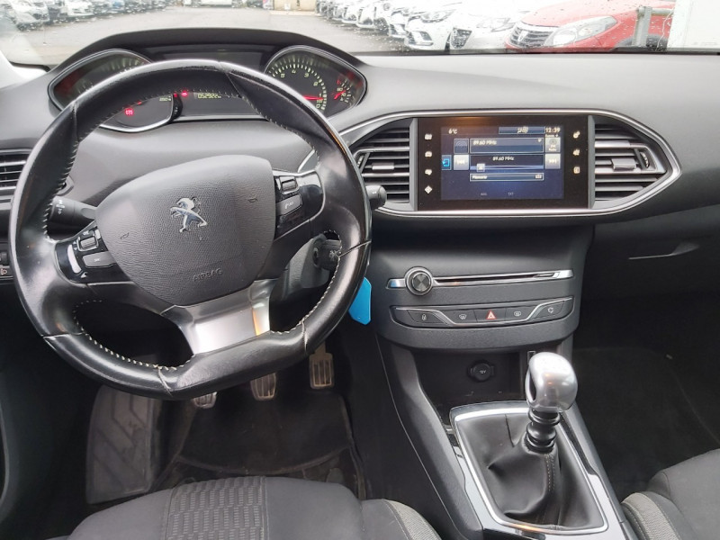 Photo 6 de l'offre de PEUGEOT 308 SW 1.2 PURETECH 110CH STYLE S&S (COURROIE CHANGEE) à 8990€ chez Sevestre Automobiles