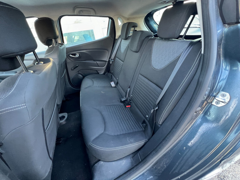 Photo 6 de l'offre de RENAULT CLIO IV 0.9 TCE 90CH ENERGY ZEN 5P à 8990€ chez Sevestre Automobiles