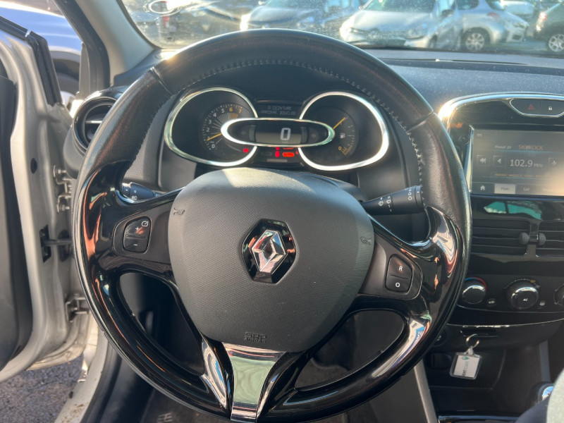 Photo 9 de l'offre de RENAULT CLIO IV 0.9 TCE 90CH ENERGY LIMITED EURO6 2015 à 8990€ chez Sevestre Automobiles